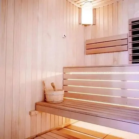 Alezzi Ely 아파트 Năvodari