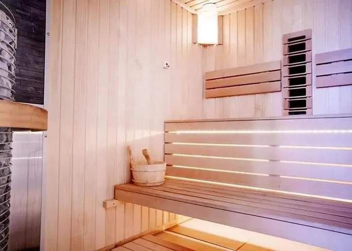 Alezzi Ely Apartment Navodari